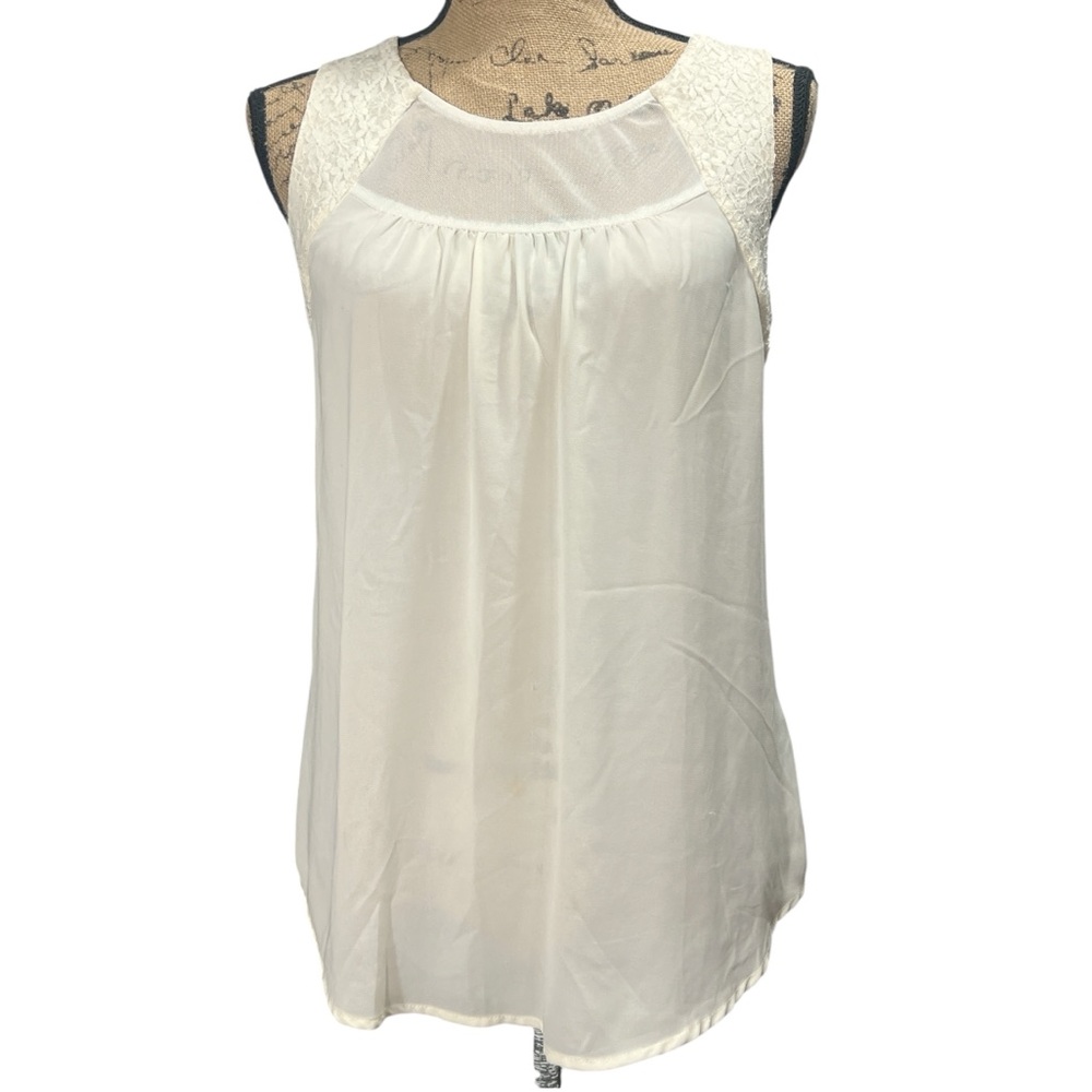 Esley EC Elegant Cream lacy Sleeveless Blouse. Size small